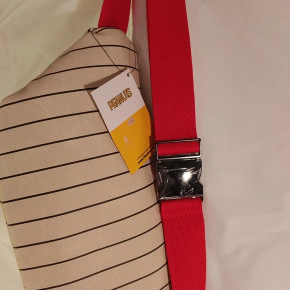 NWT Snoopy Baseball Themed Waist Bag - Picture 8 of 10